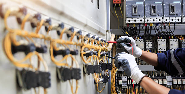 Professional Electrician technician working in Lutz, FL